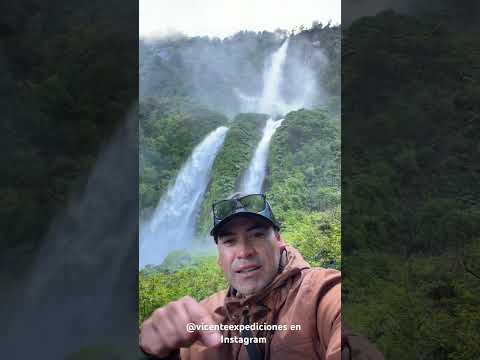 Salto El Calzoncillo, lago Rupanco, región de Los Lagos.