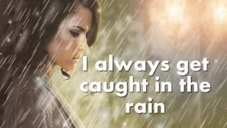 I ALWAYS GET CAUGHT IN THE RAIN - Dionne Warwick (Lyrics)