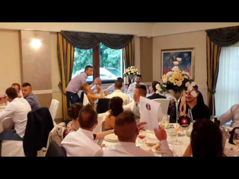 Animazione e Divertimento ai Tavoli - Ferretti Village - Animatore Musicista Francesco Barattucci