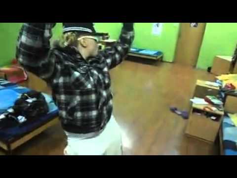 Co internat robi z ludźmi