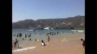 preview picture of video 'Vacacionando Acapulco Puerto Marquez Playa Majahua'
