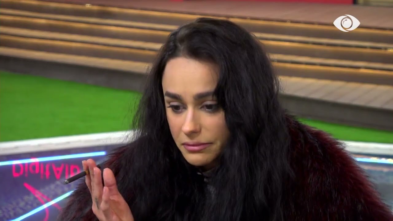 “Foli para shqiptarëve për pëlqimin ndaj teje”/ Egli-Krisës:Unë kam dashur të distancohem me kohë…