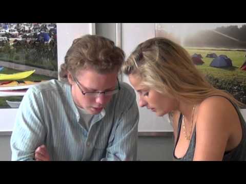 David och Alexandra - inte alltid lätt att plugga