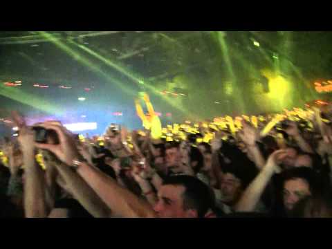 ASOT500 Den Bosch - Above & Beyond plays Punk & On A Metropolis Day