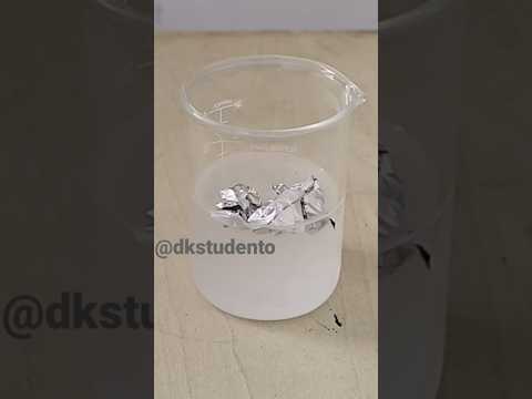 Sodium hydroxide vs Aluminium foil #scienceexperiment #shorts