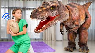 Eva’s New Pet: The Very Hungry Dinosaur