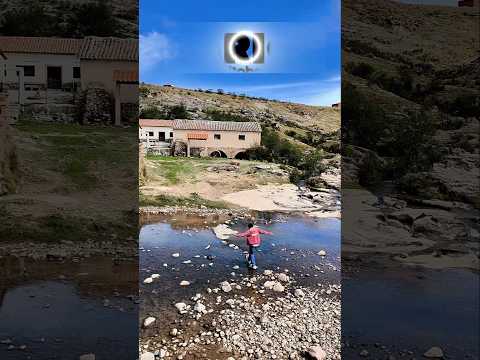 RAVELO - Un Molino Colonial a orillas del camino. Buenísimo