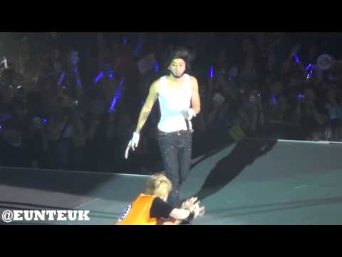130616 Super Junior Super Show 5 in Hong Kong - Wonder Boy ( Eunhyuk Focus)