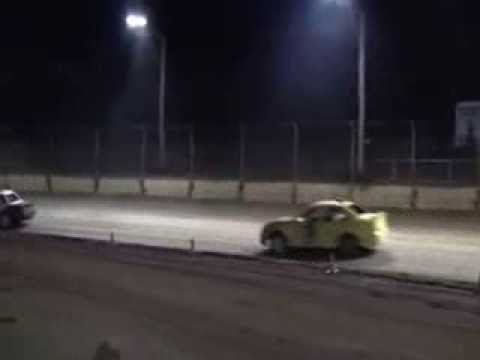 AUSTRALIAN OPEN MODIFIED SEDANS,MARYBOROUGH SPEEDWAY 28/12/2013.