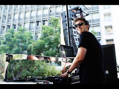 20th Century Fox vs. Gregor Salto vs. Deniz Koyu - Azumba Tung (Clockwork Bootleg)