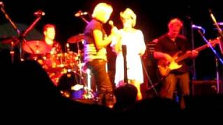 Beccy Cole & Kasey Chambers Live "Those Memories Of You" @ Perth City Muster 2010