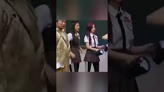 Download lagu Blackpink Lisa and Rose show's their swag in Knowing brother's show mp3 Download lagu Blackpink Lisa and Rose show's their swag in Knowing brother's show mp3