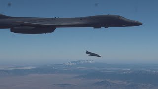 The Pentagon's $300 Million "B-1B Lancer" completes successful external release demonstration