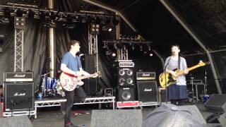 Flowers - "Plastic Jane" (live at Indietracks 2013)