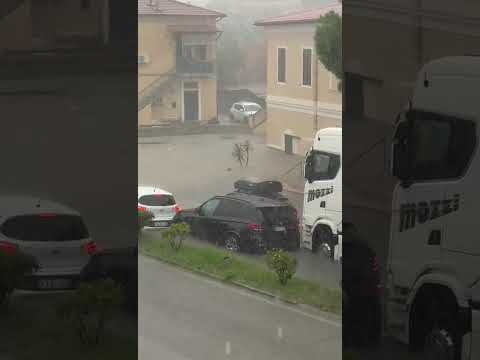 Nubifragio a Portoferraio, strade allagate