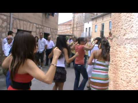 Procesión de San Agustín en Tordómar en el año 2011