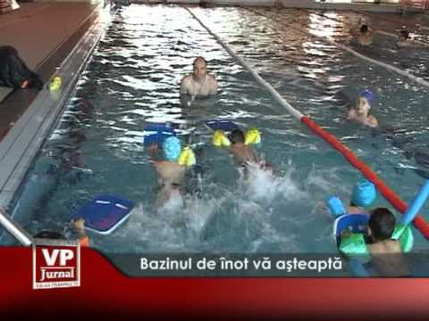 Bazinul de înot vă aşteaptă
