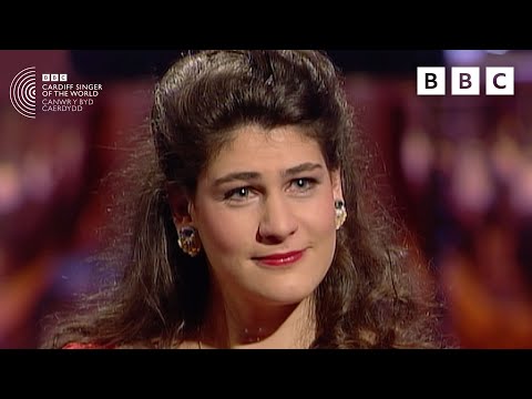 Anja Harteros - Come scoglio from Così fan Tutte (CSOTW, 12th June 1999)