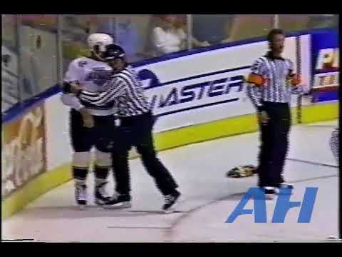 NHL Oct. 10, 1991 Los Angeles Kings v Calgary Flames (R) Jay Miller v Martin Simard