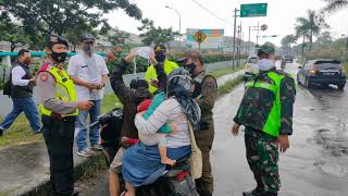 Download lagu Doel sumbang - aku tidak sinting mp3