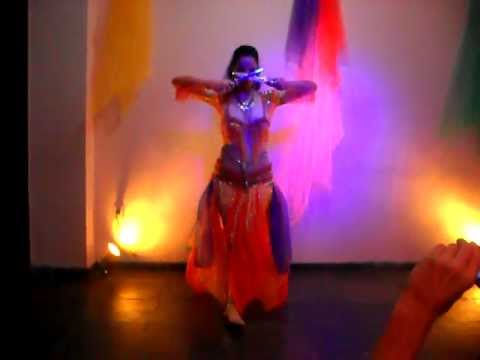 Hadjza Kalif - Baile de Dança do Ventre (Punhal)