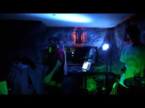 Jocc - Uzivo nastup u kaficu Saloon (ft. FicaR) 08. 10. 2015.