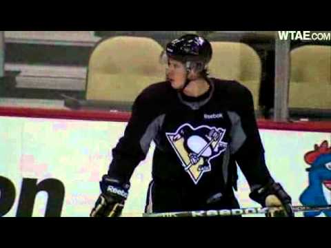 Sidney Crosby's First Practice With Black Helmet (Raw Video)