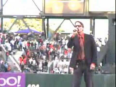 Brad Brooks sings National Anthem at Giants game