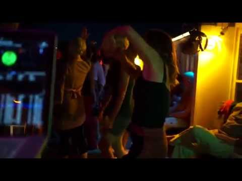 DJ Minus 8 live at Barfussbar