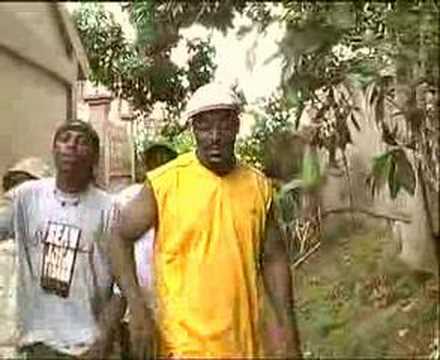 On S'en Rapproche by AK SANG GRAVE