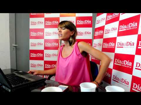 Coki Ramírez cantando en Día a Día antes de sus shows en Carlos Paz