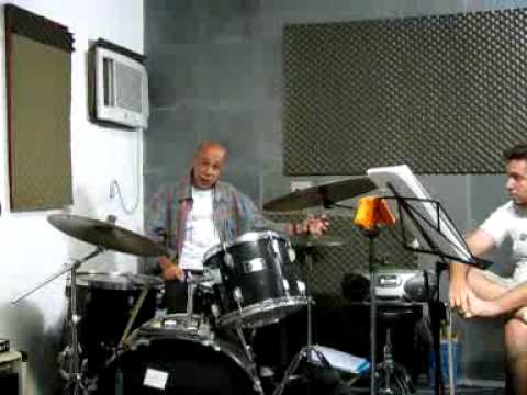 Guilherme Franco da aula de Scat na Guitarraleão 2