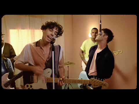 Veintiuno - La Llorería feat. La La Love You (Videoclip Oficial)