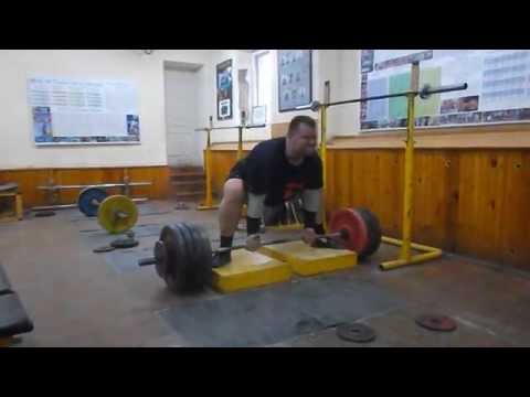 Удержание стартового положения в становой тяге