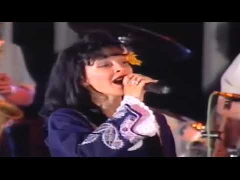 Виевската фолк група и Росица Пейчева - Аз не искам мила мамо ма работа в ТКЗС-то