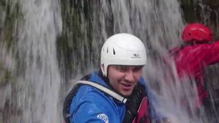 preview picture of video 'Guide Mento Waterfall SHOWER Tara river canyon,rafting down the best part with 22 whitewater rapids'