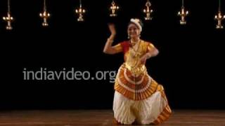 Sunanda Nair - Mohiniyattam performer par excellence
