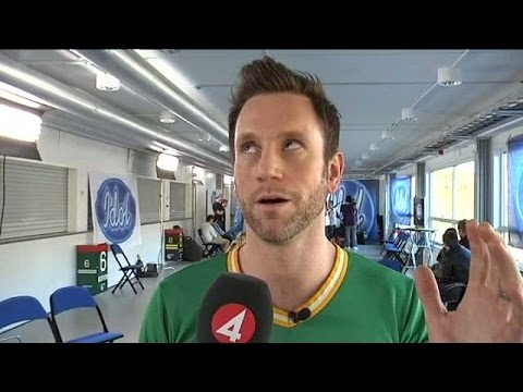 Jihde exalterad i Luleå: "Hallååå vad han är snygg!" - Idol Sverige (TV4)