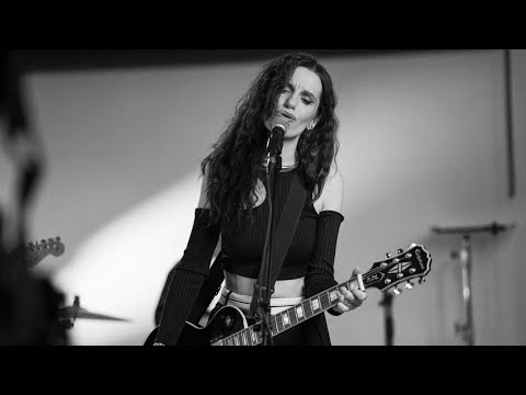 Sisters On Wire - Savo delnuos