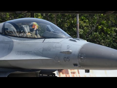 Terbang Solo F-16 Penerbang Tempur TNI AU