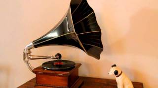 Victor II Phonograph Playing Frosty the Snowman by Gene Autry