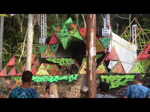 Goa Gil playing Marambá - Huni @ Santa Catarina 2014 [180 BPMs]