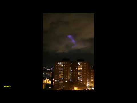 Misteriosas Luces azules sobre el cielo de Madrid