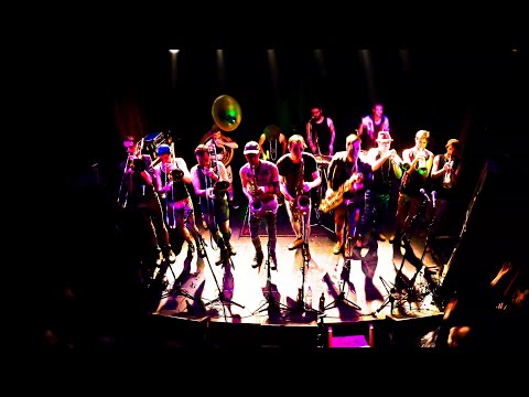 LA CONFIZERIE "Medleminem" - Crazy Live Brass Gig in Berlin