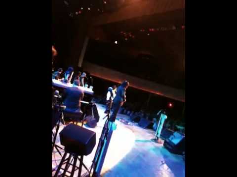 Wanda Jackson and Jack White, Live Debut