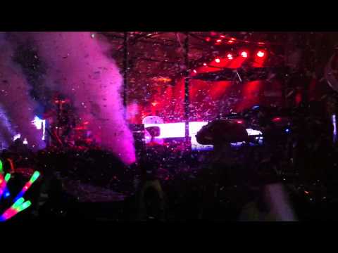 Swedish House Mafia playing "The Island / Pendulum" at Tomorrowland 2011 (Belgium)