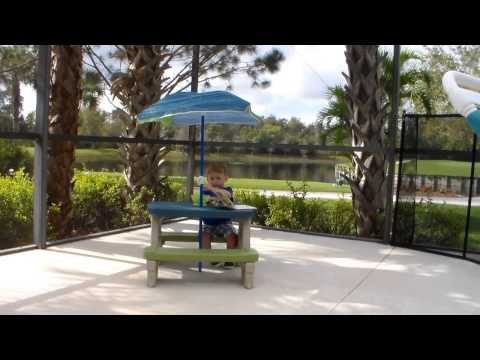 Step2 Sit & Play Picnic Table with Umbrella Review by Viva Veltoro