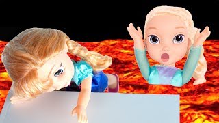 The Floor is LAVA 2 w/ FROZEN Elsa &amp; Anna toddlers! Kids Pretend Playtime -Elsa gets mad at Anna