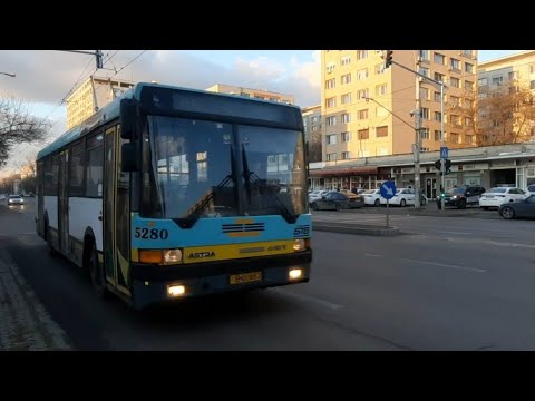 Troleibuzul Ikarus 415T #5280(linia 86) sosind în stația Griro