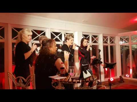 Lay all your love on me-Mamma Mia Modeshow Butik Moccafin